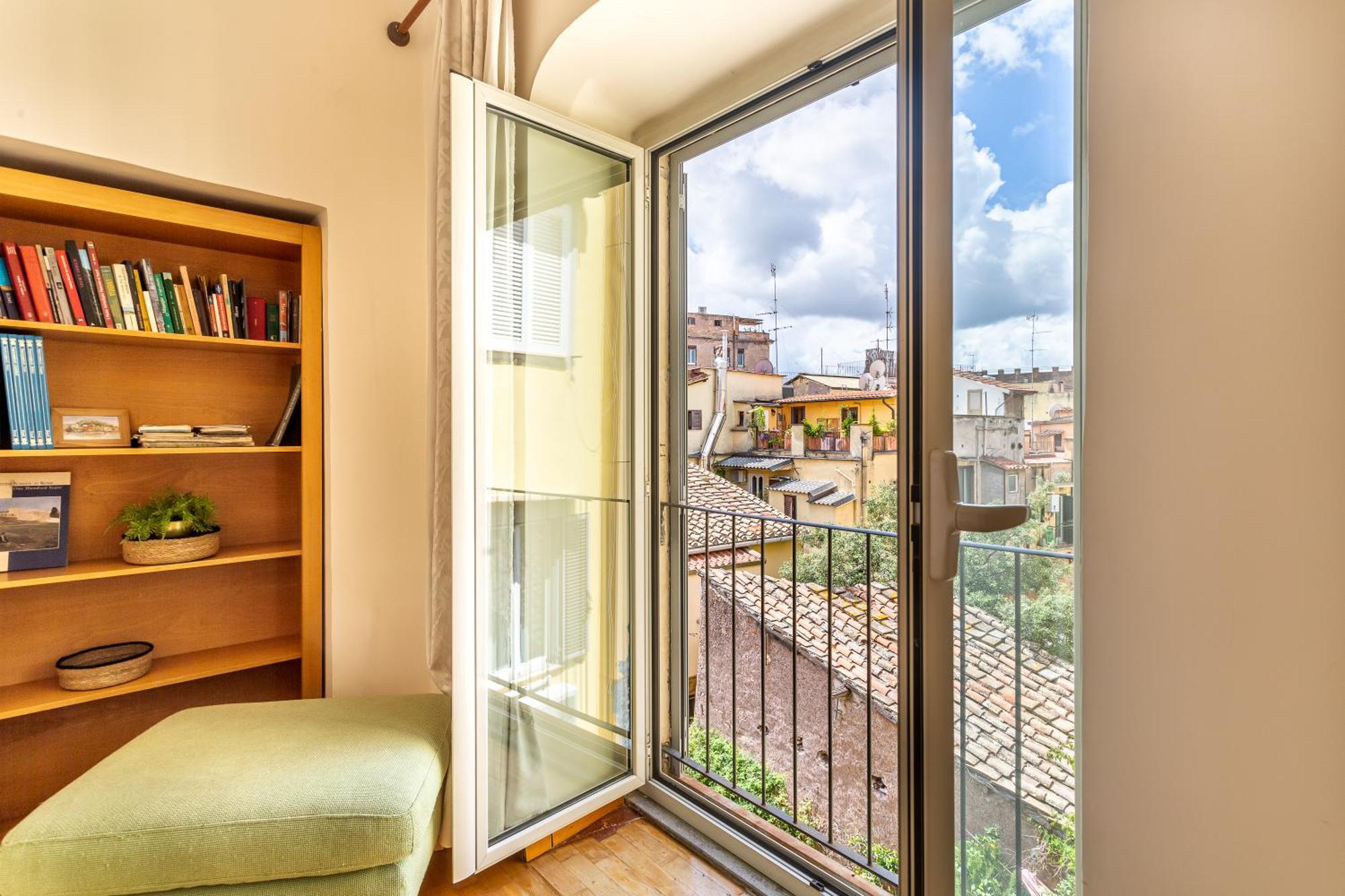 Iflat Lovely 2 Bedroom In Rione Monti Apartment Rome