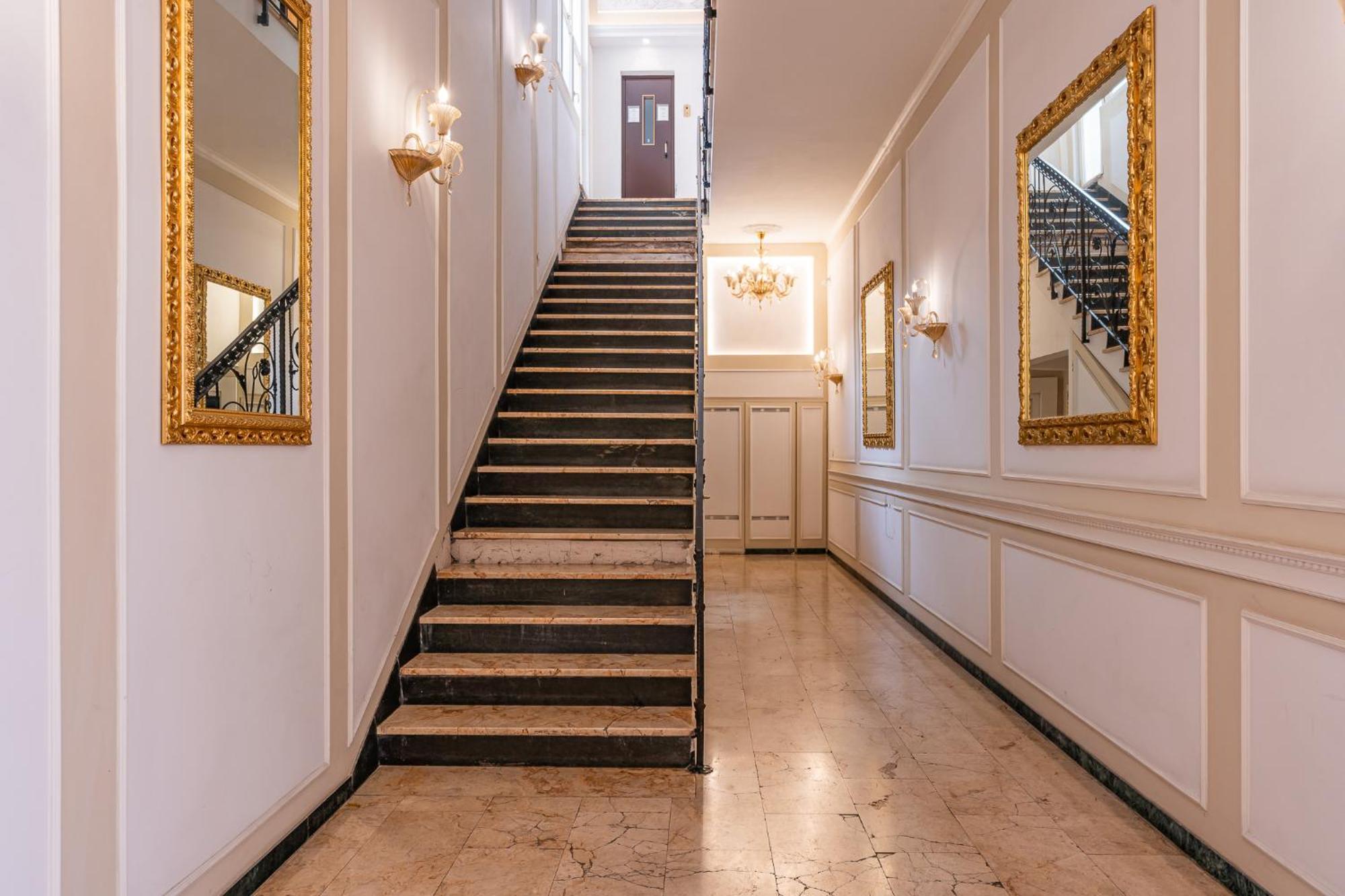 Decimo Meridio- At Spanish Steps- Guest house *