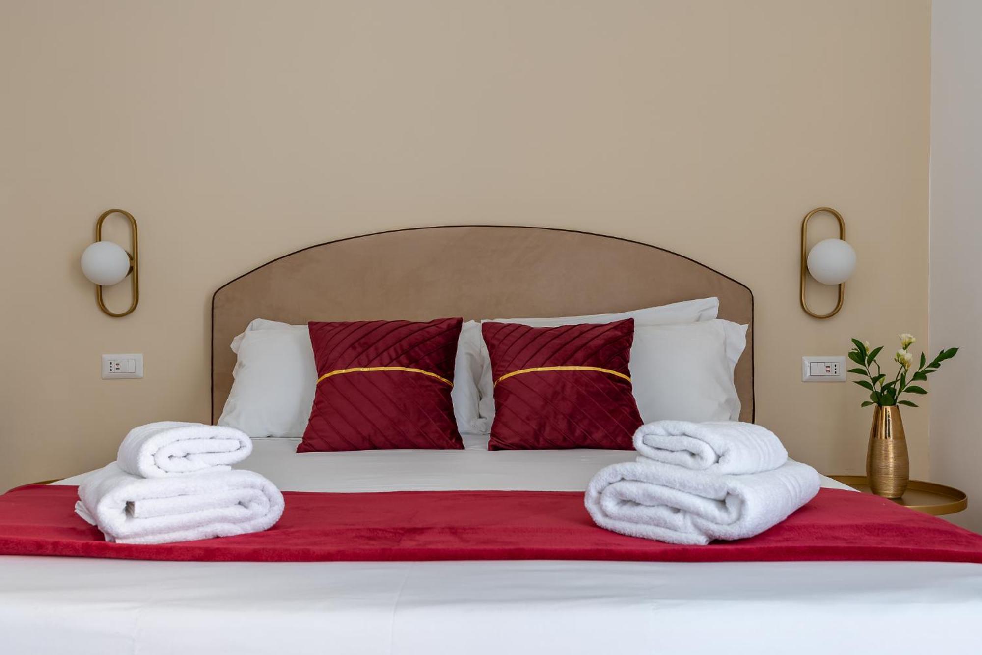 Decimo Meridio- At Spanish Steps- Guest house