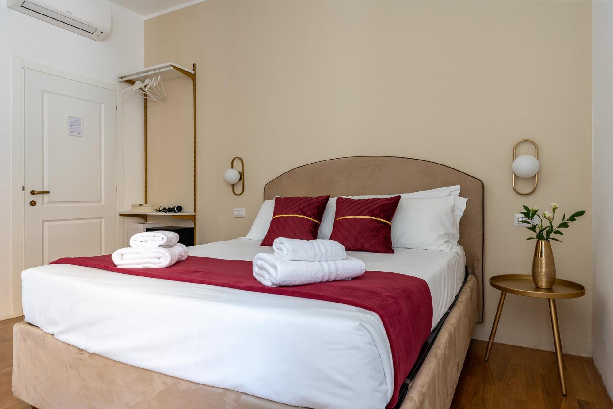 Decimo Meridio- At Spanish Steps- Guest house Rome