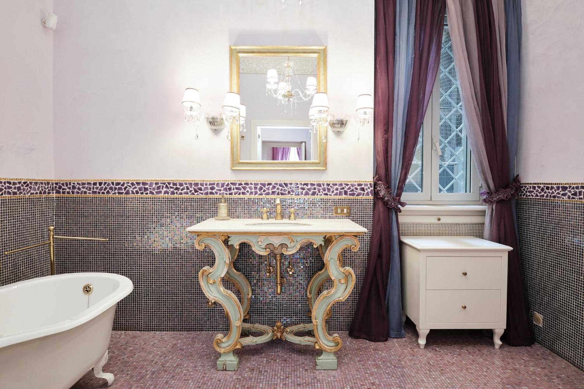 Luxury In Piazza Di Spagna Apartment