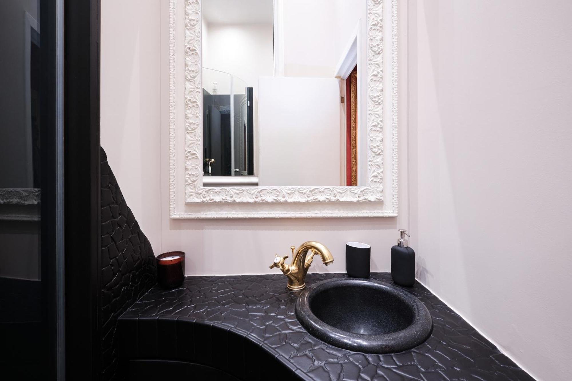 Luxury In Piazza Di Spagna Apartment
