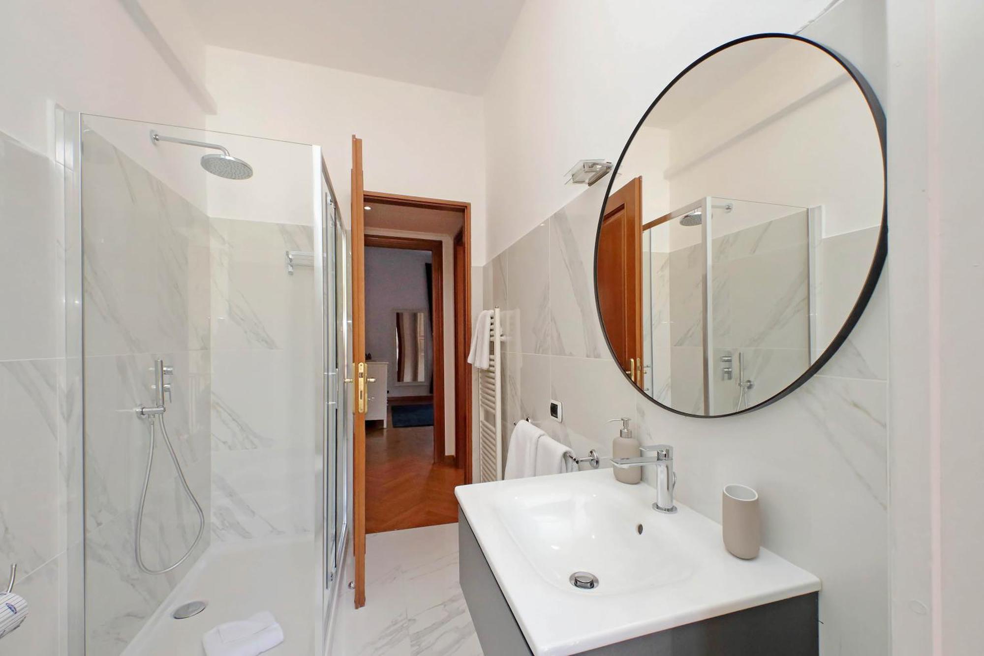 Ych-comfortable 2 Bedrooms Flat Near Colosseum Rome