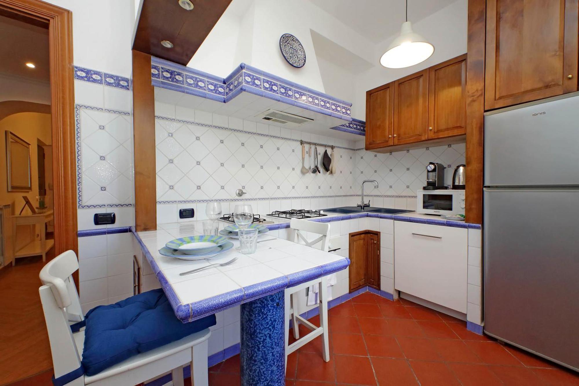 Ych-comfortable 2 Bedrooms Flat Near Colosseum Rome