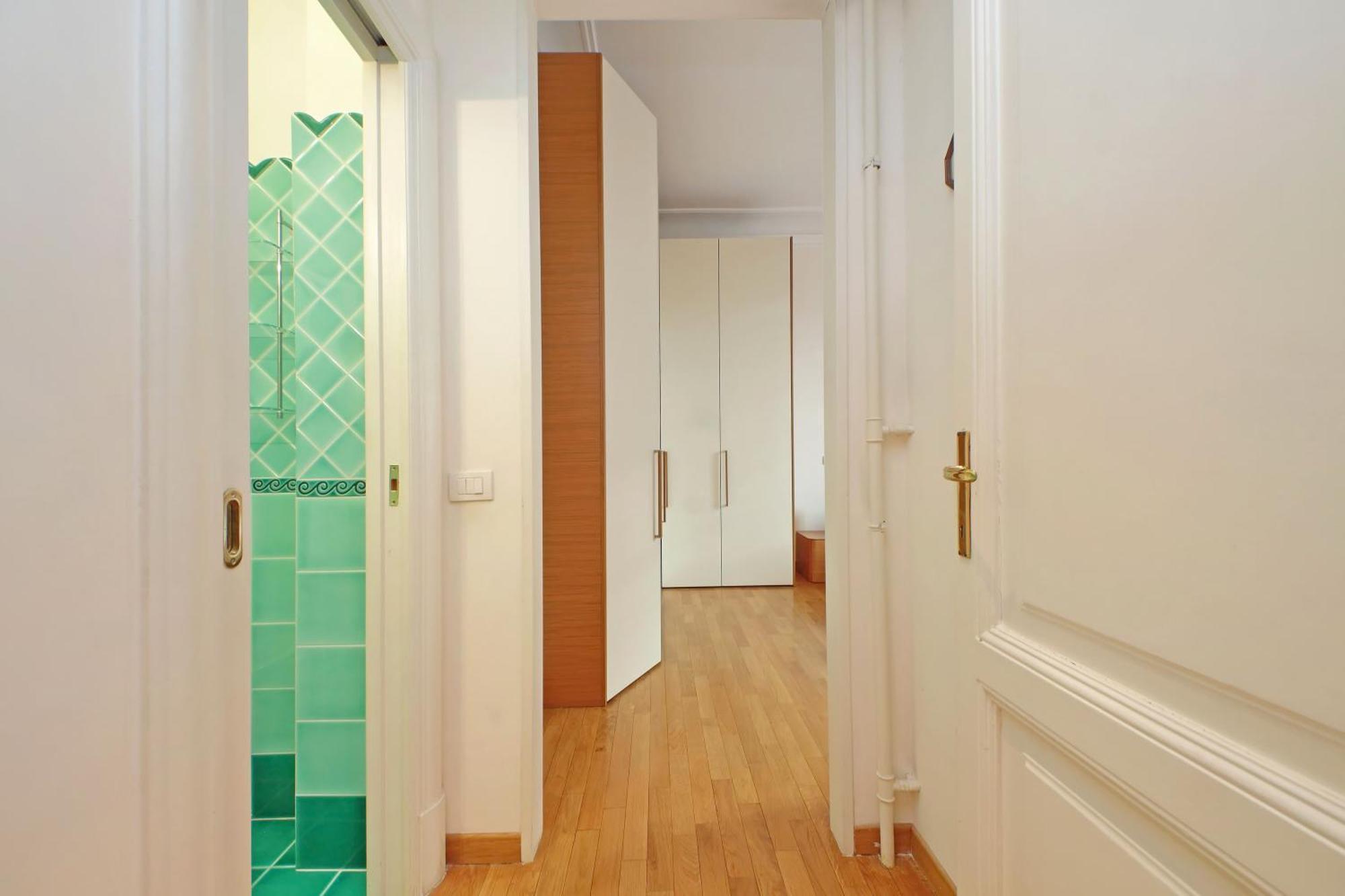 At The Vatican Ottaviano 2 Bedrooms 2 Baths Apartment *