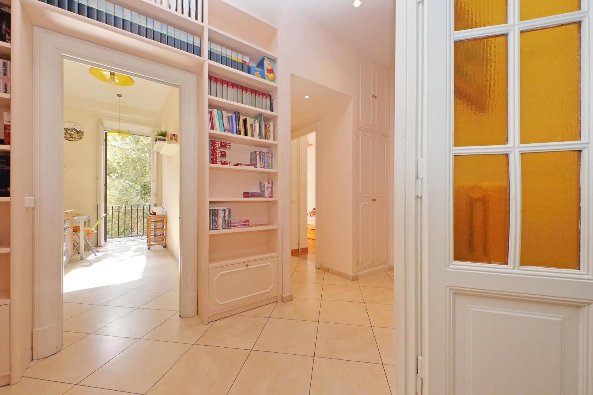 At The Vatican Ottaviano 2 Bedrooms 2 Baths *