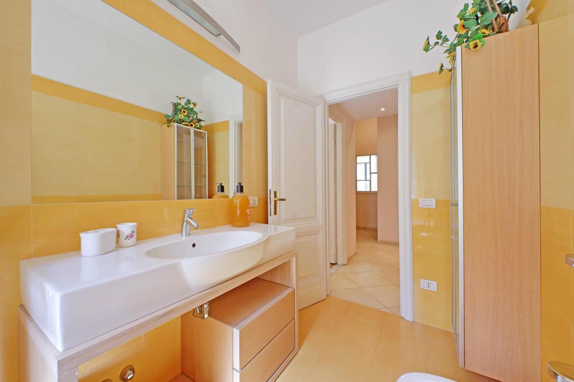 At The Vatican Ottaviano 2 Bedrooms 2 Baths Apartment *