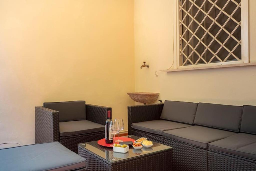 Apartment Life Is Colosseo Rome