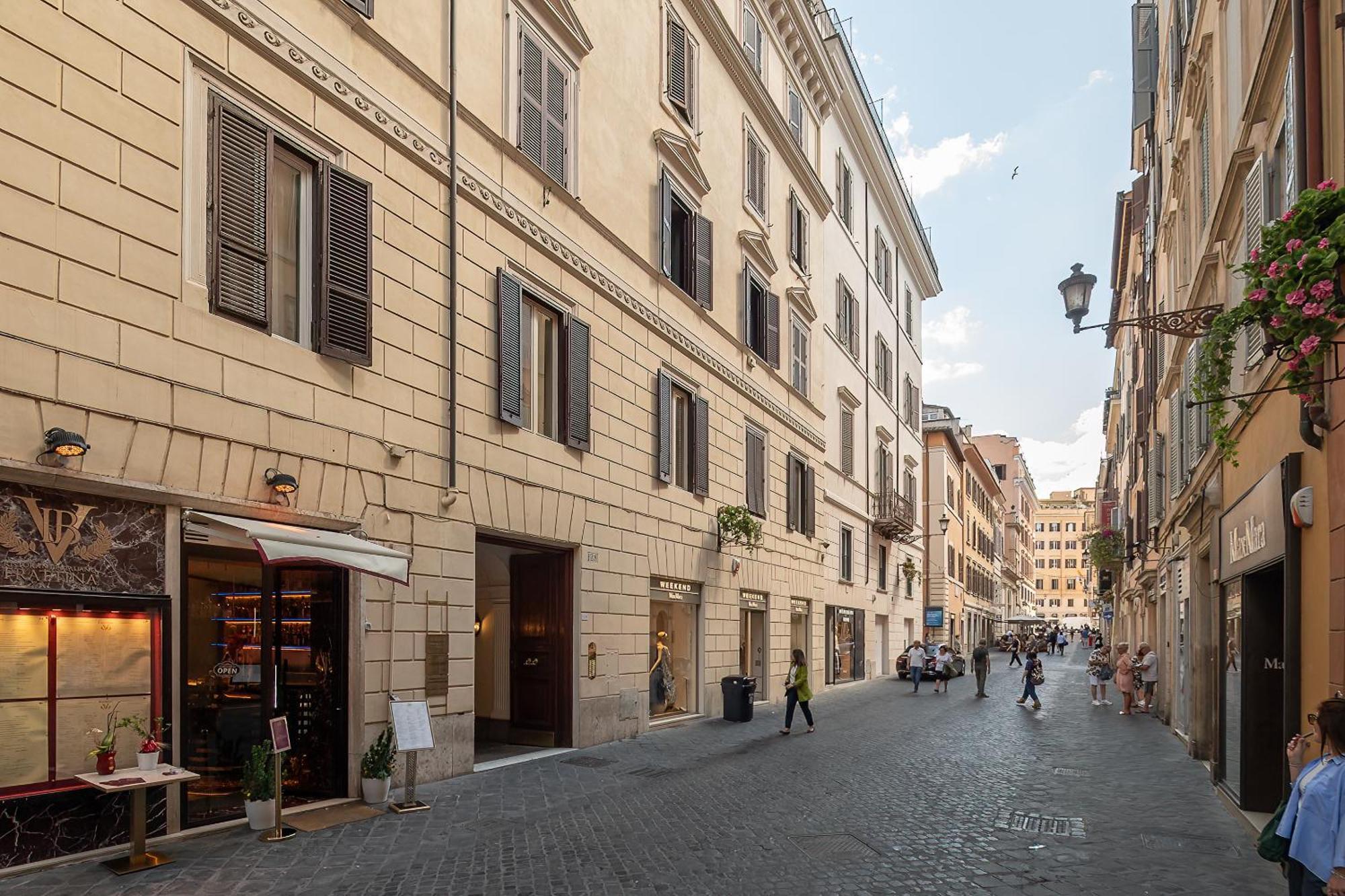 Frattina Sky Spanish Steps Apartment