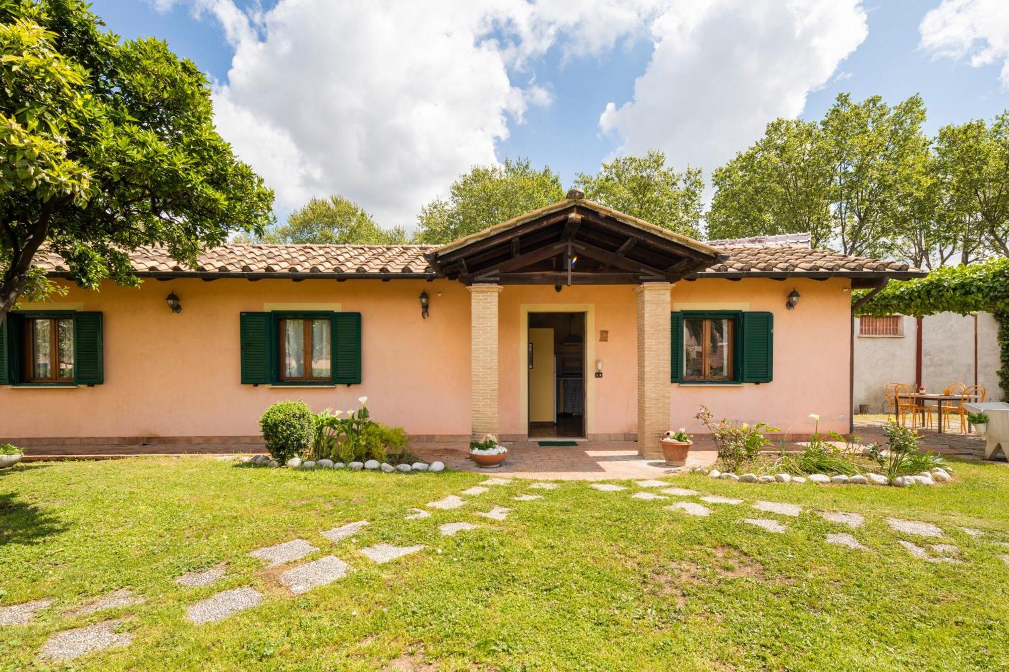 Villa Peaceful Haven In Rome