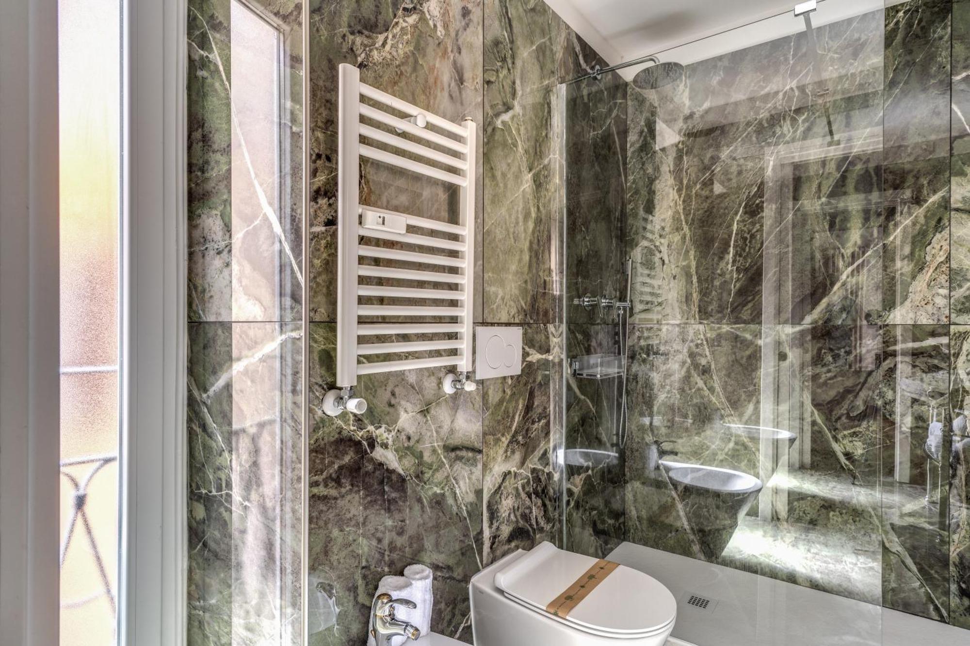 Spanish Step Dream & Cozy Casa Guest house