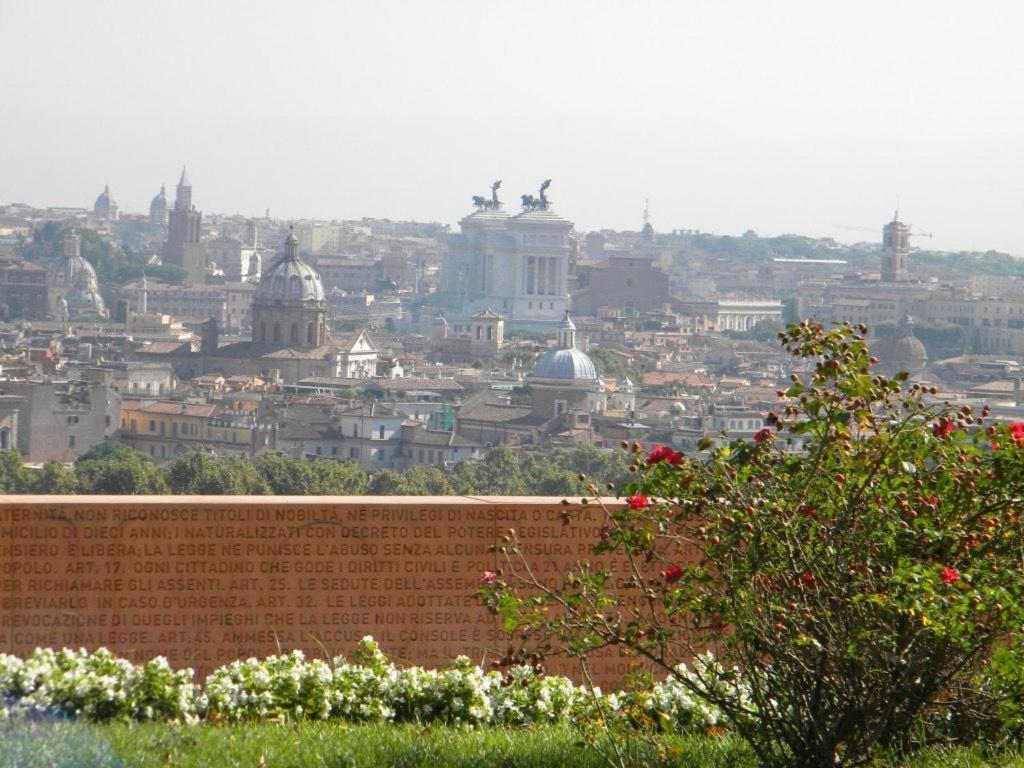 Candelor's House - & Garden Trastevere Rome