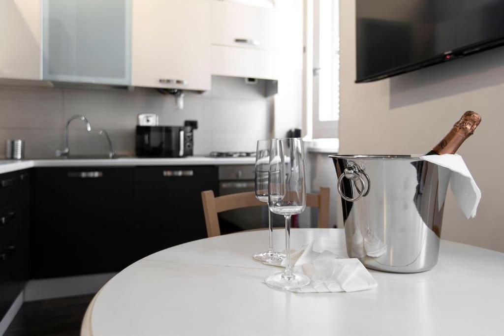 Sweetly - Italia Apartment *