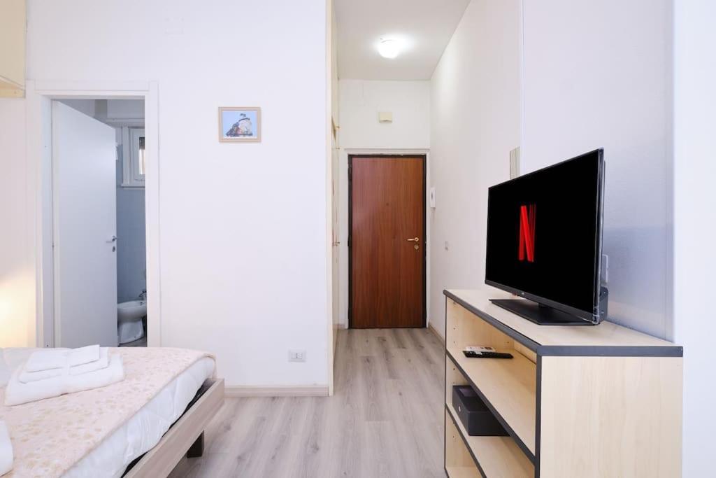 Tuscolana Blu - Grazioso Monolocale Appartamento *