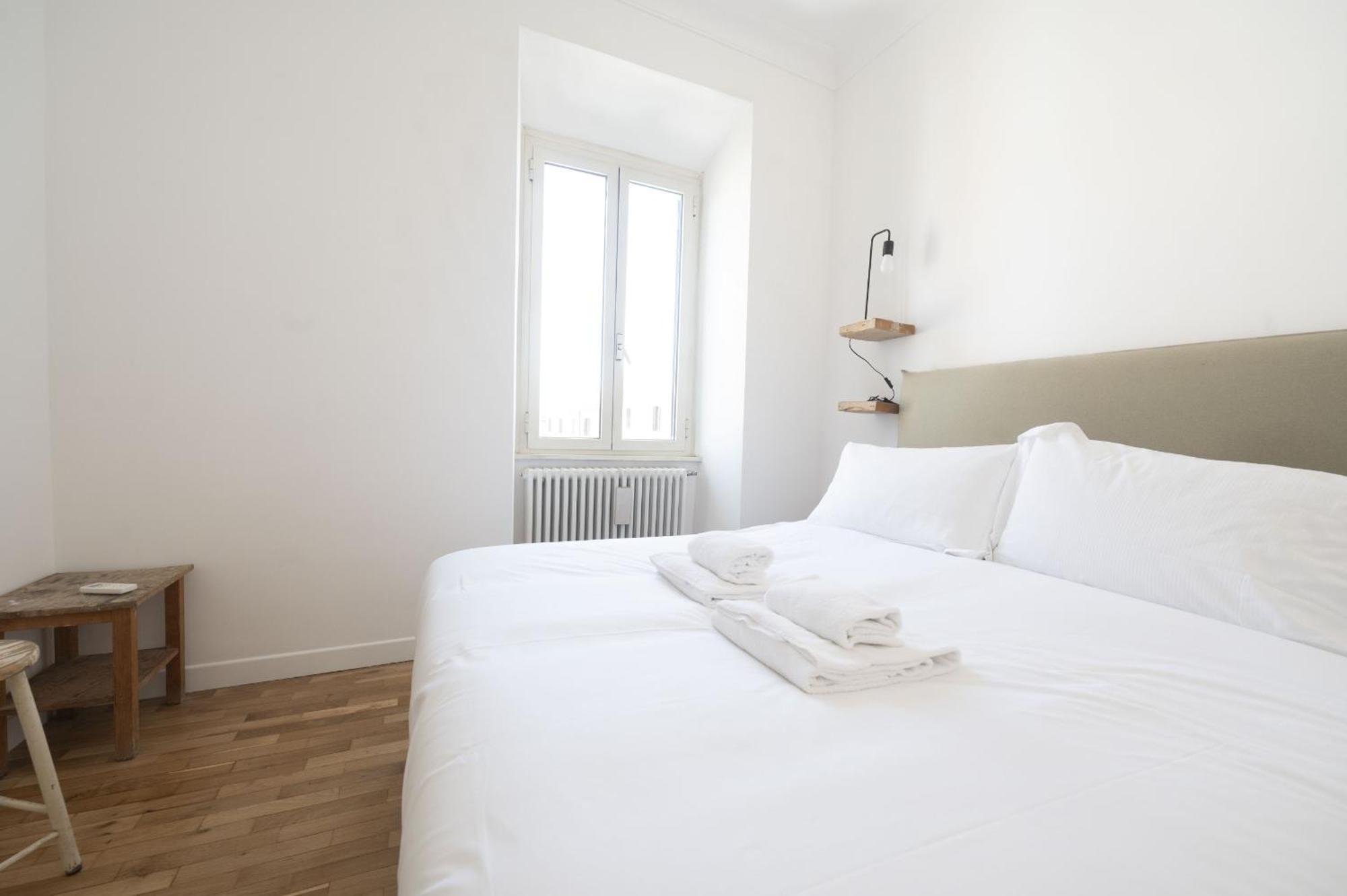 Bright And Lovely In San Lorenzo Apartment