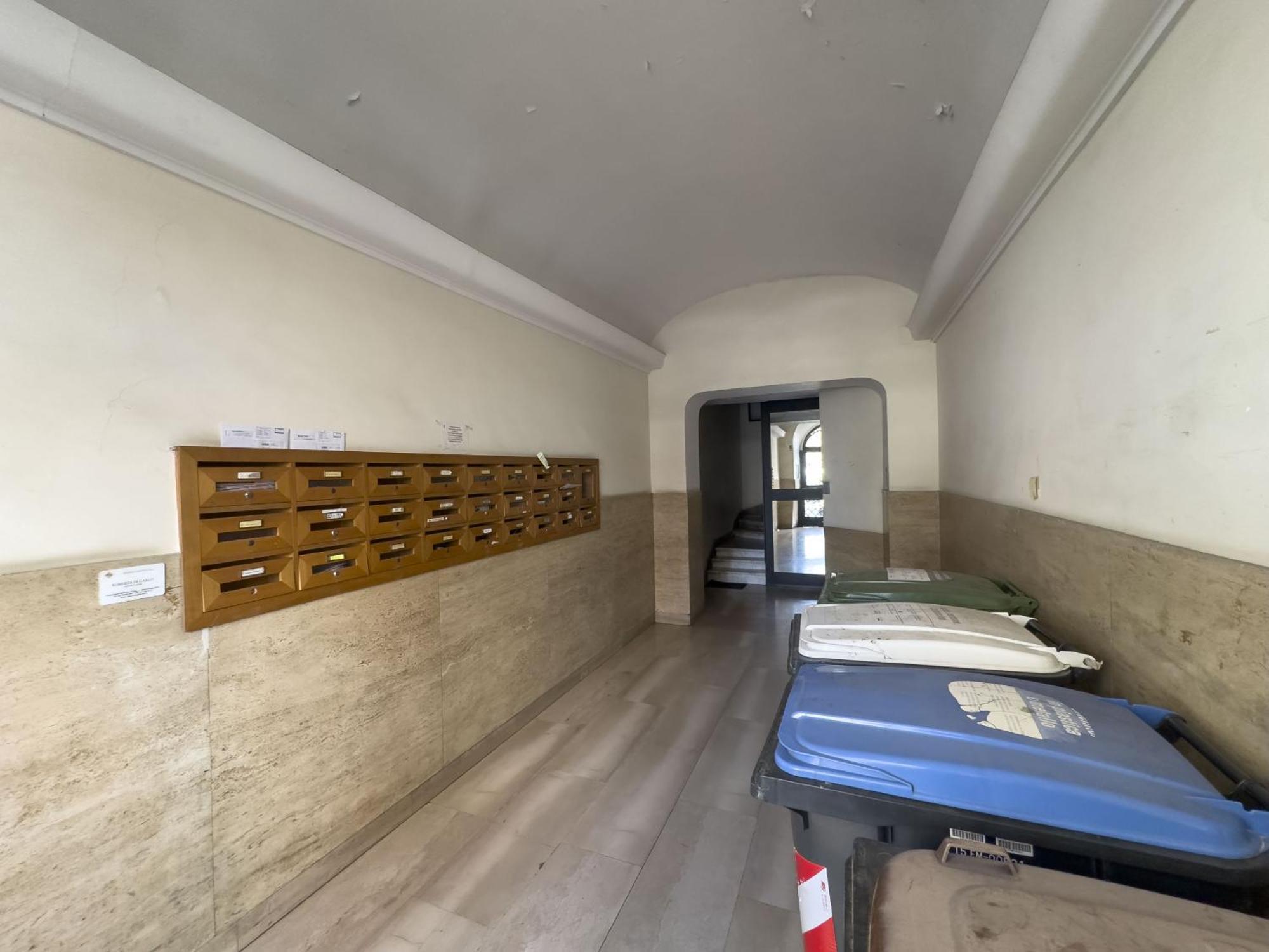 Bright And Lovely In San Lorenzo Apartment