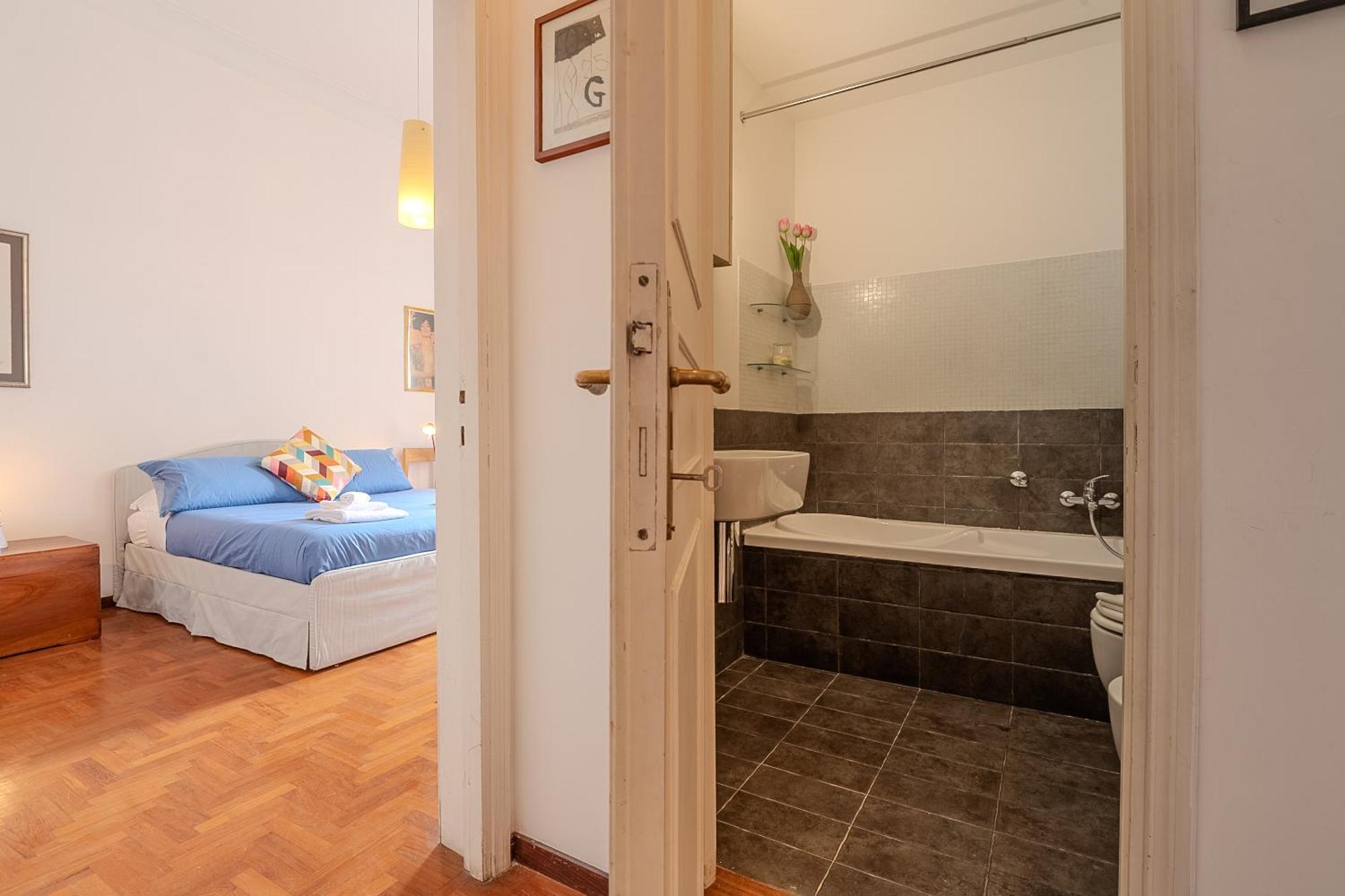 Casa Lucrezio Saint Peter's Rome