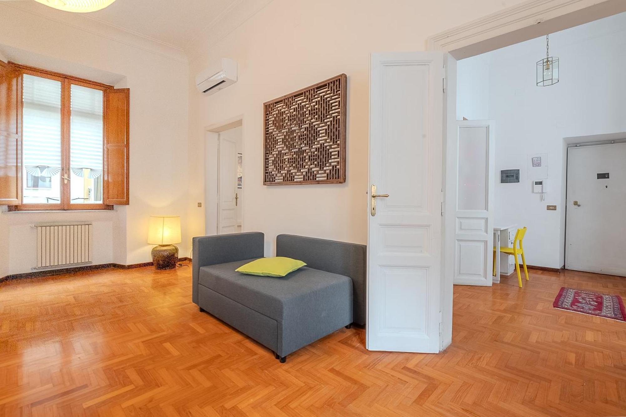 Casa Lucrezio Saint Peter's *