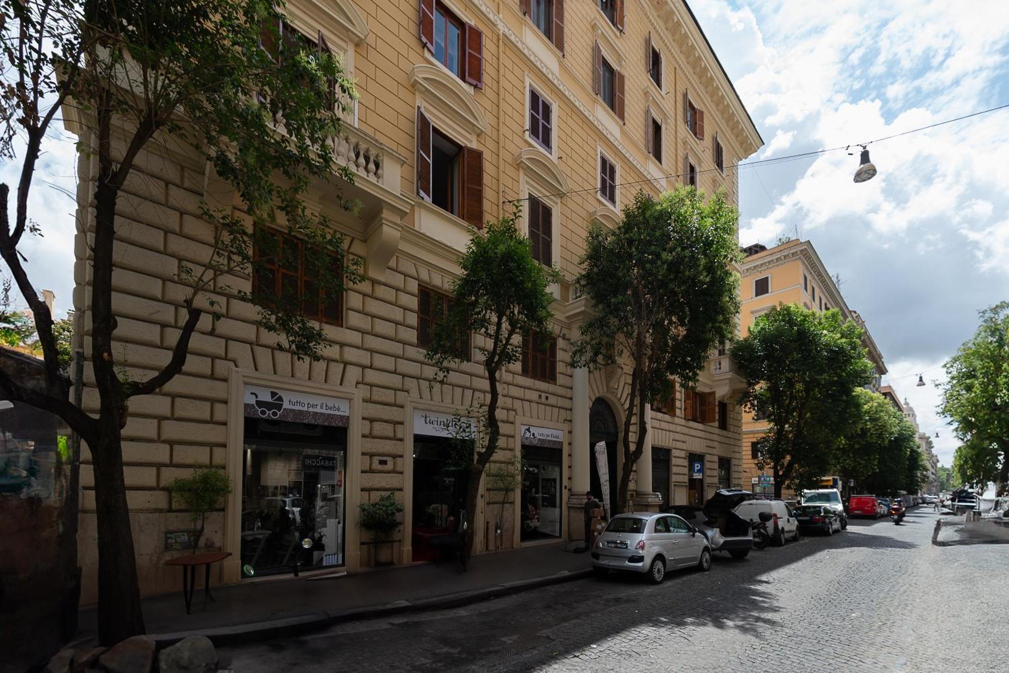 Casa Lucrezio Saint Peter's Rome