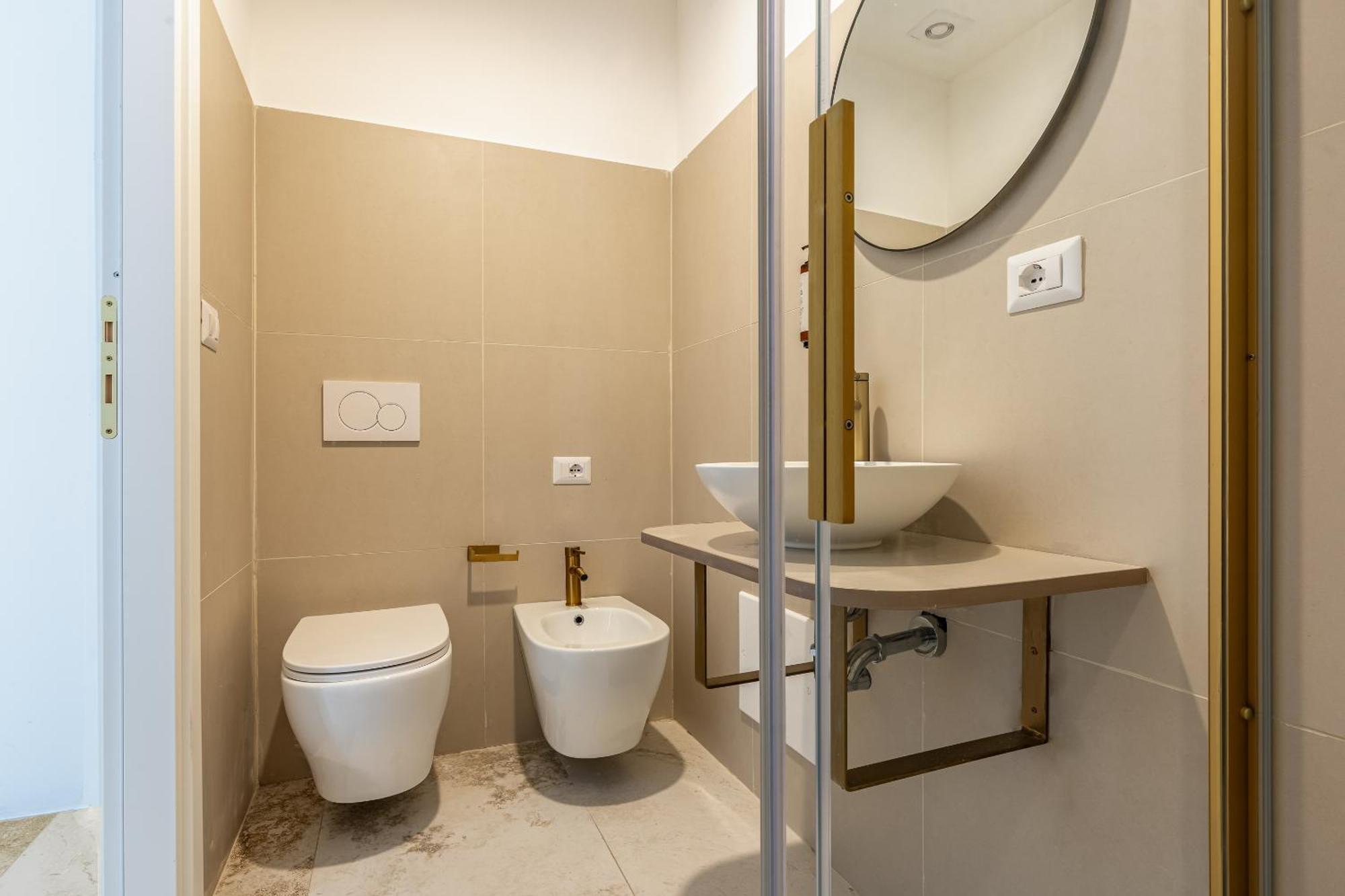 Decimo Meridio- At Spanish Steps- Guest house