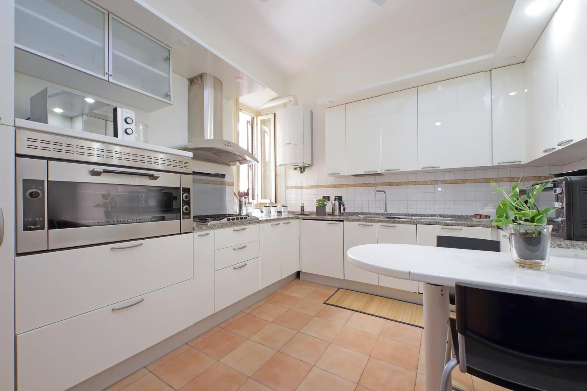 Apartment A 10 Minuti Da Fontana Di Trevi - Casa Signorile *