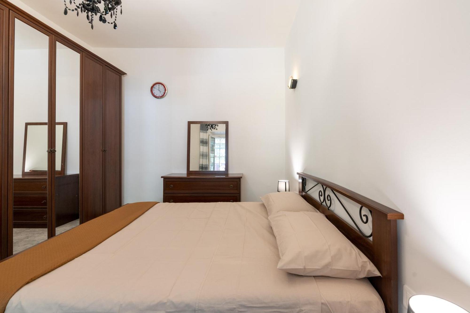 House - Free Wifi - Secret Garden Holiday home *