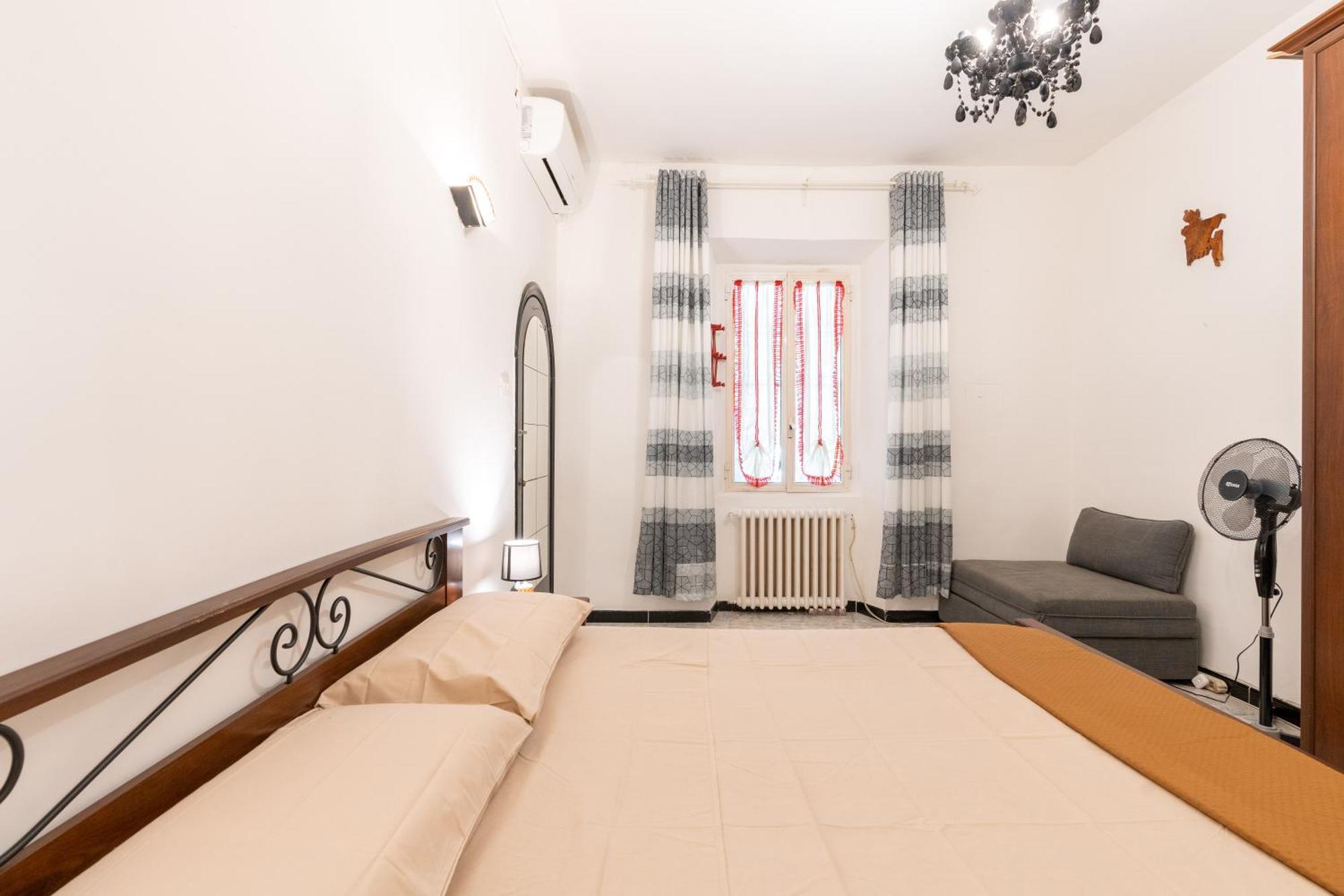 Holiday home House - Free Wifi - Secret Garden *