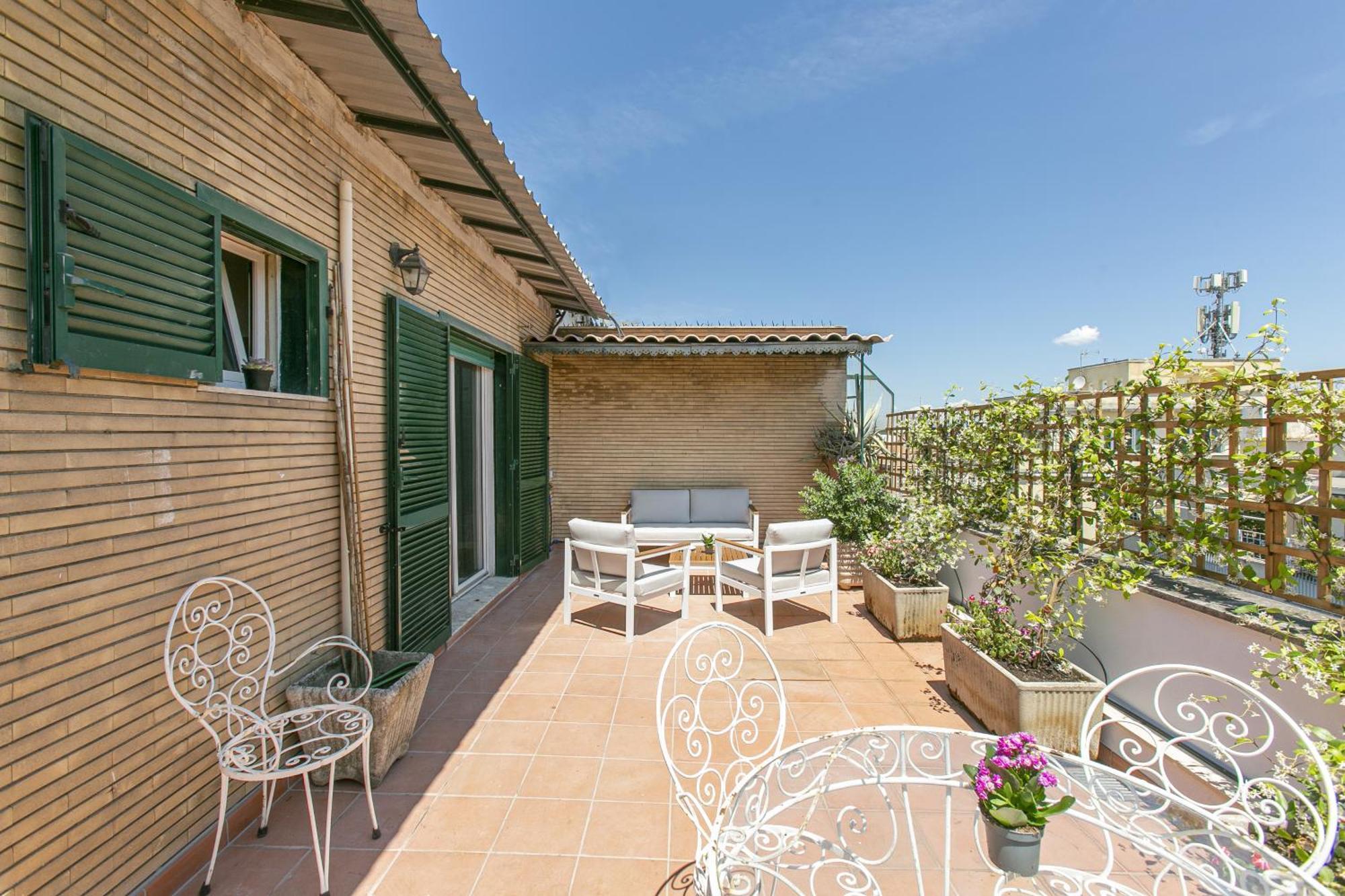 Apartment Attico Moderno Con Terrazza Vicino La Metro B