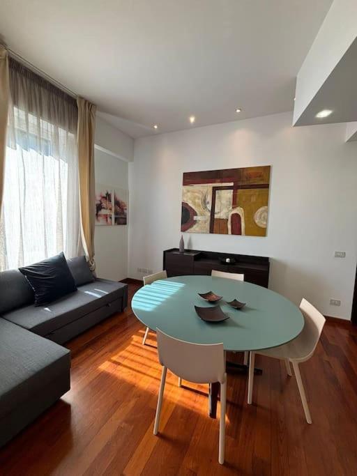 Cornelia Apartment *
