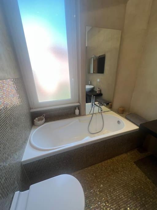 Cornelia Apartment