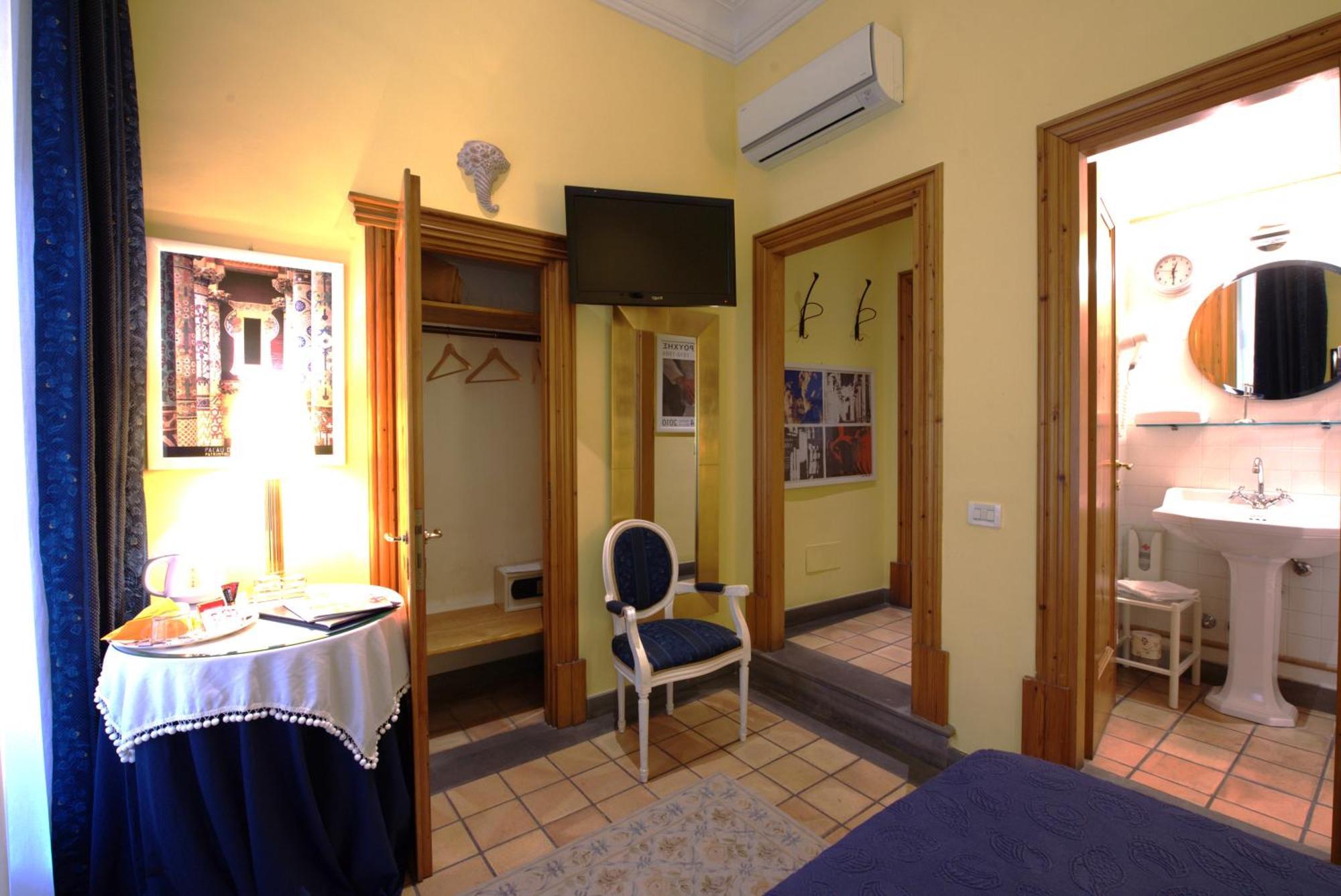 Hotel Cairoli Rome