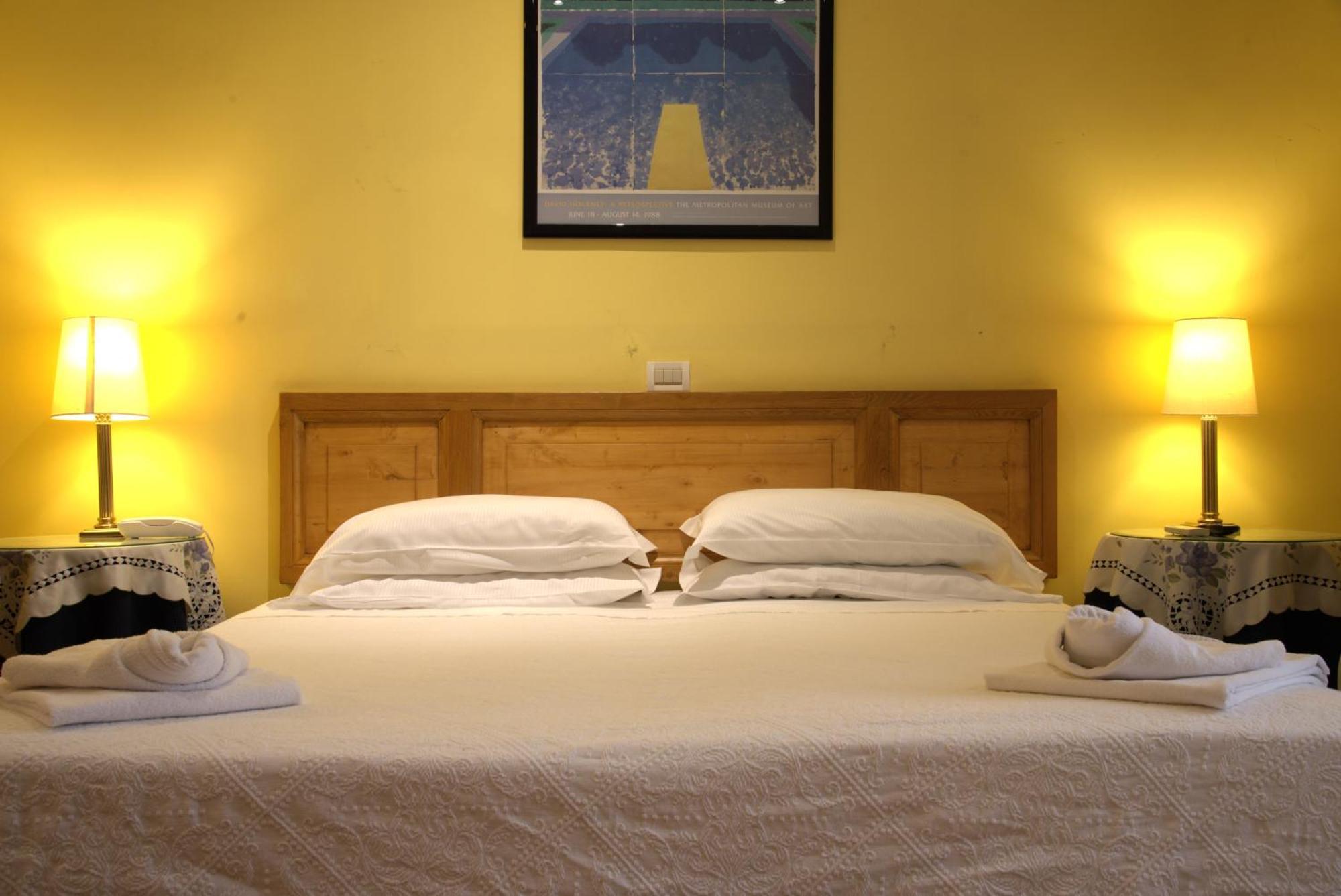 Hotel Cairoli 4*