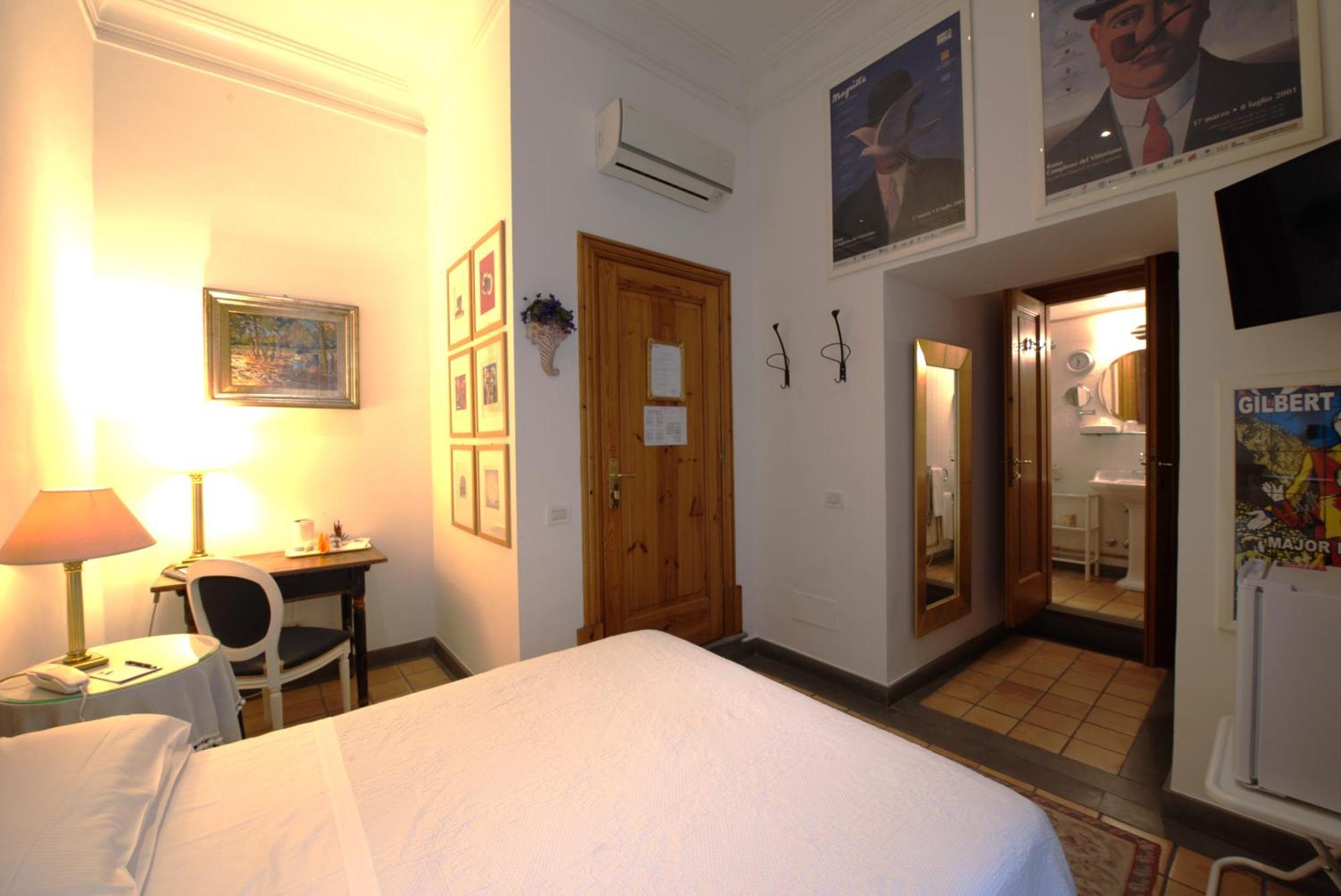 Hotel Cairoli