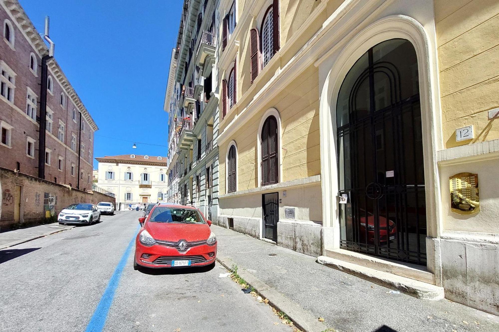 1 Bd With Balcony San Giovanni By Halldis Apartment Rome