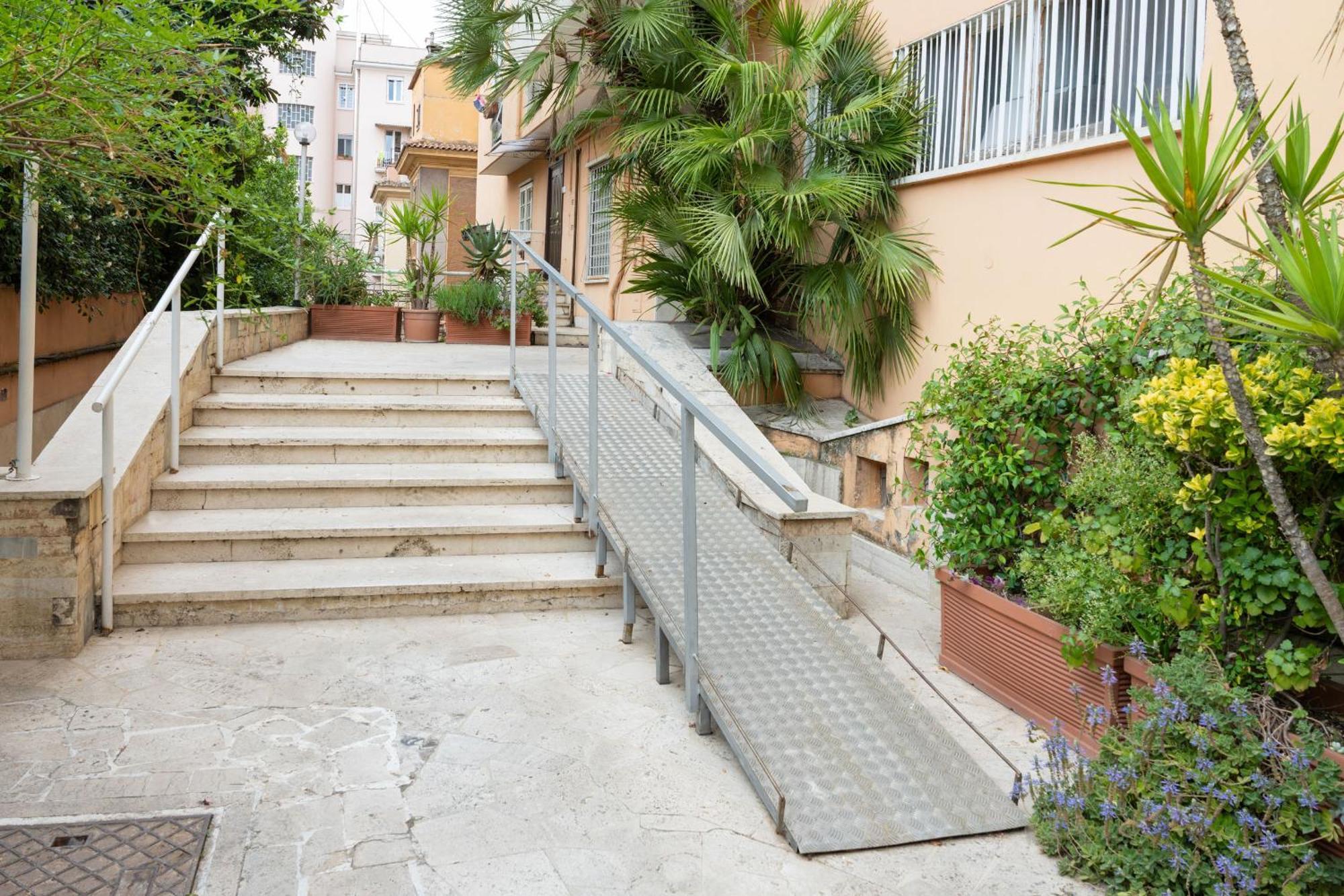 Apartment Con 2 E 2 Bagni -san Giovanni- *