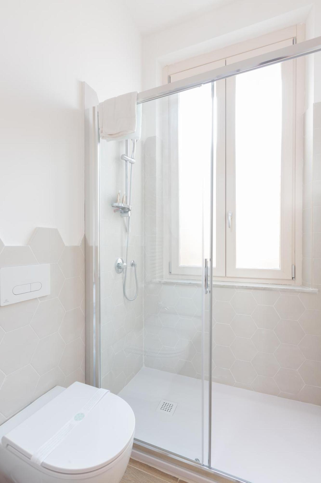 Alba Terrace - Modern Close To Metro Apartment Rome