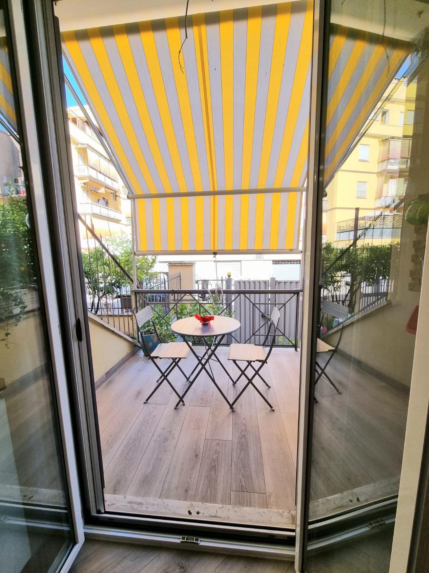 Lt Domus Roma.... A Due Passi Dal Centro Apartment