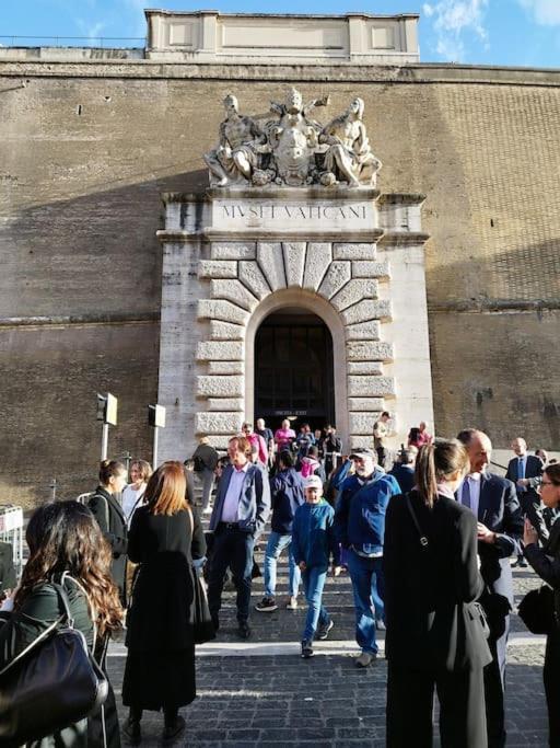 Vatican House Entire With 2 Bedrooms & Wi-fi, Just Steps From The Vatican! *