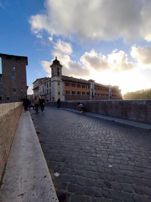 Vatican House Entire With 2 Bedrooms & Wi-fi, Just Steps From The Vatican! Rome