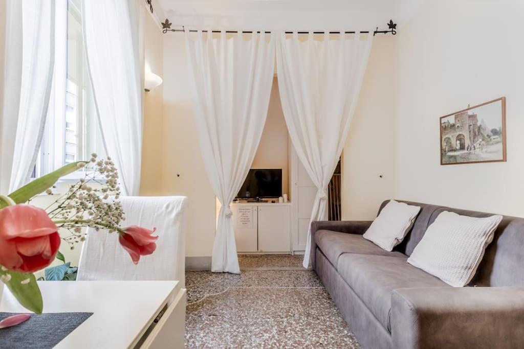 Apartment Vatican House Entire With 2 Bedrooms & Wi-fi, Just Steps From The Vatican!