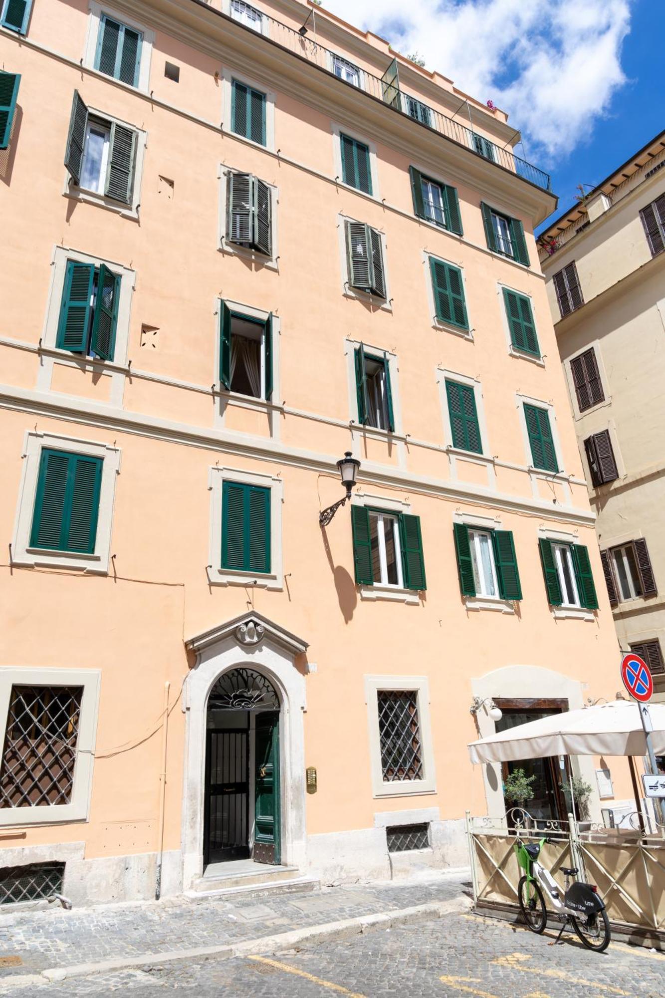 Mh Luxury Pantheon Apartment