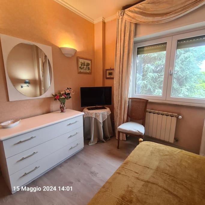 Domus Vincentis Eur -space&light - Center In 20min Apartment *