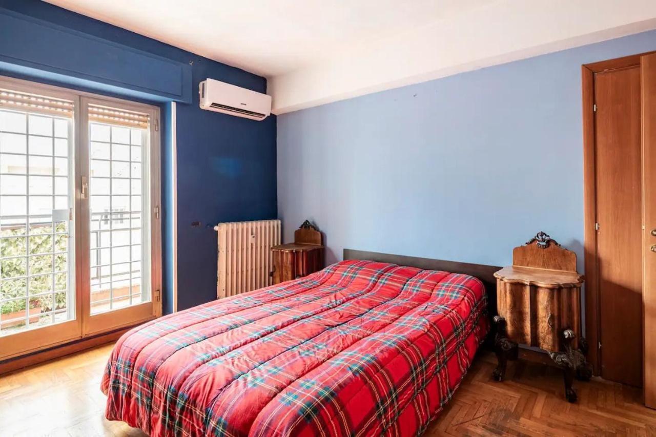 T Apartament Angel's 2 , Julias Domus Metro C Apartment *
