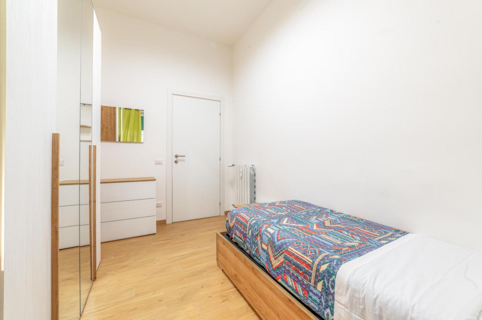 Cozy - Metro Garbatella & Wi-fi Guest house
