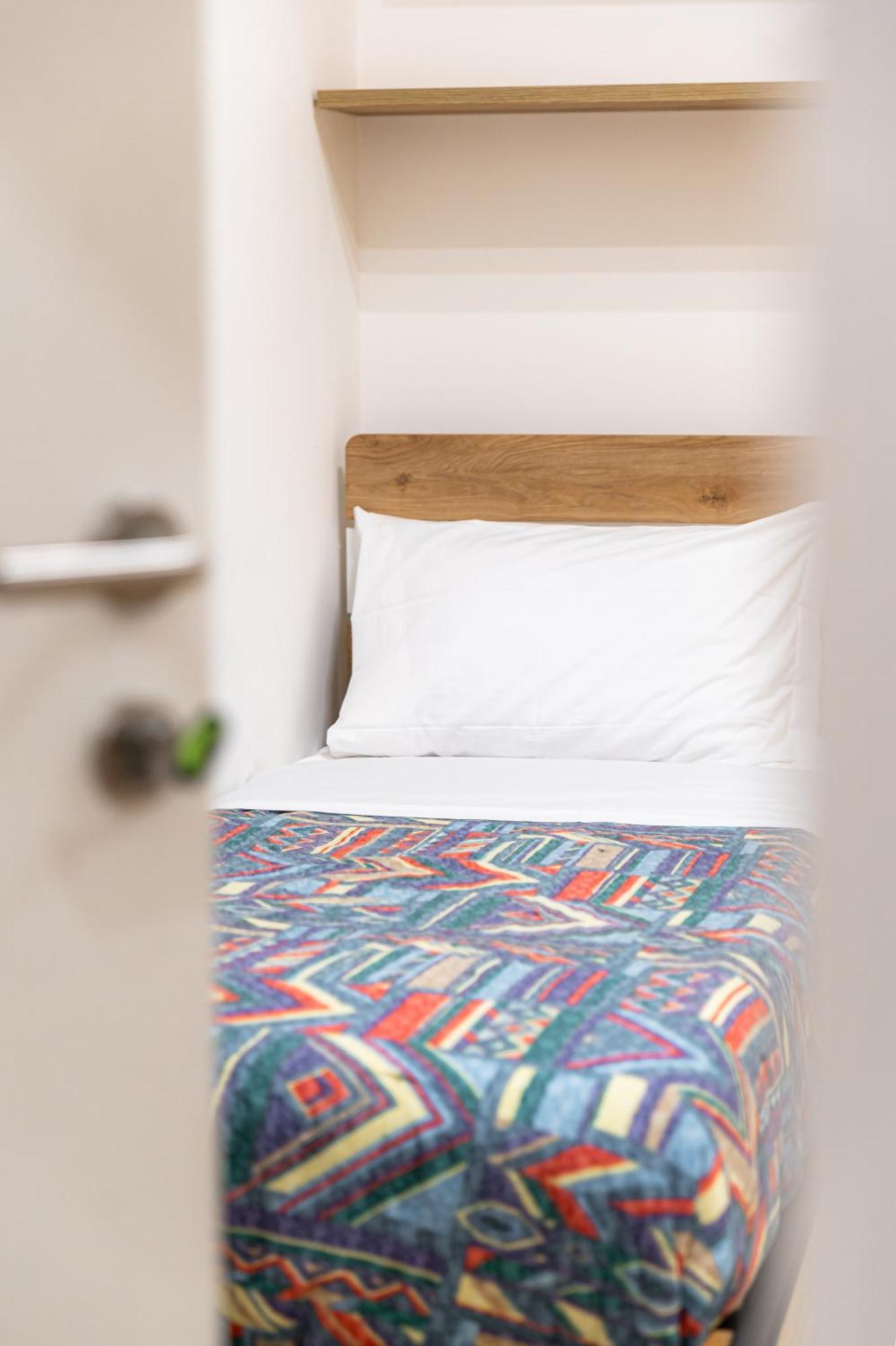 Guest house Cozy - Metro Garbatella & Wi-fi