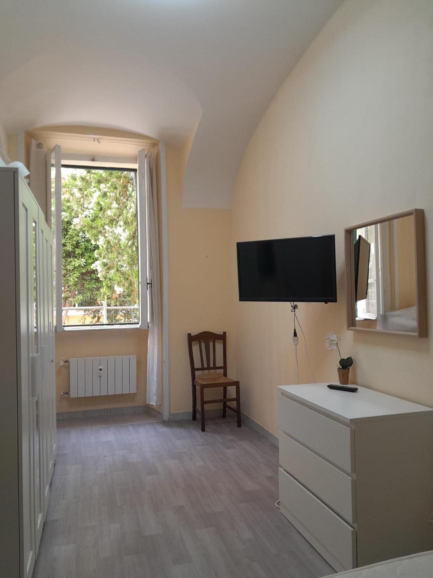 Casa Angelica Colle Oppio / Colosseo * Rome