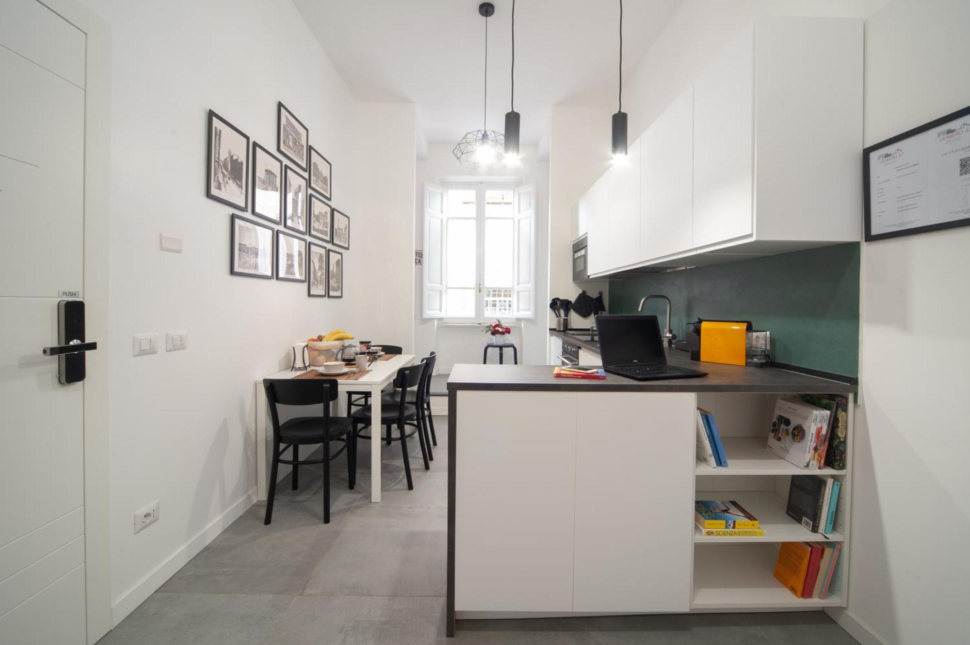 Veniero37 Guest house *