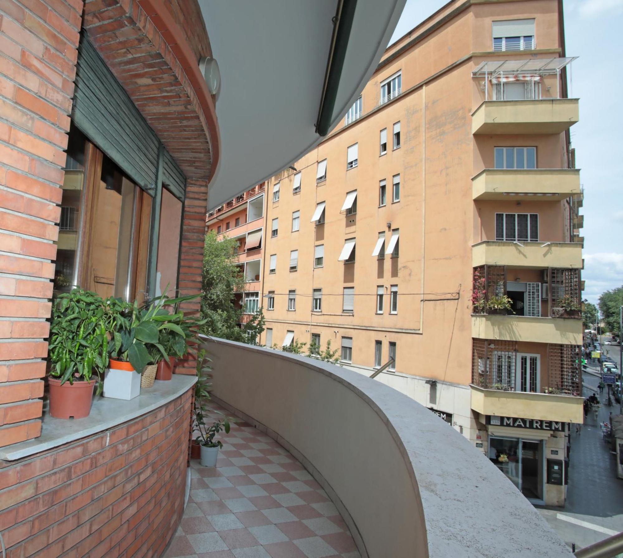Apartment Luxurious Near *