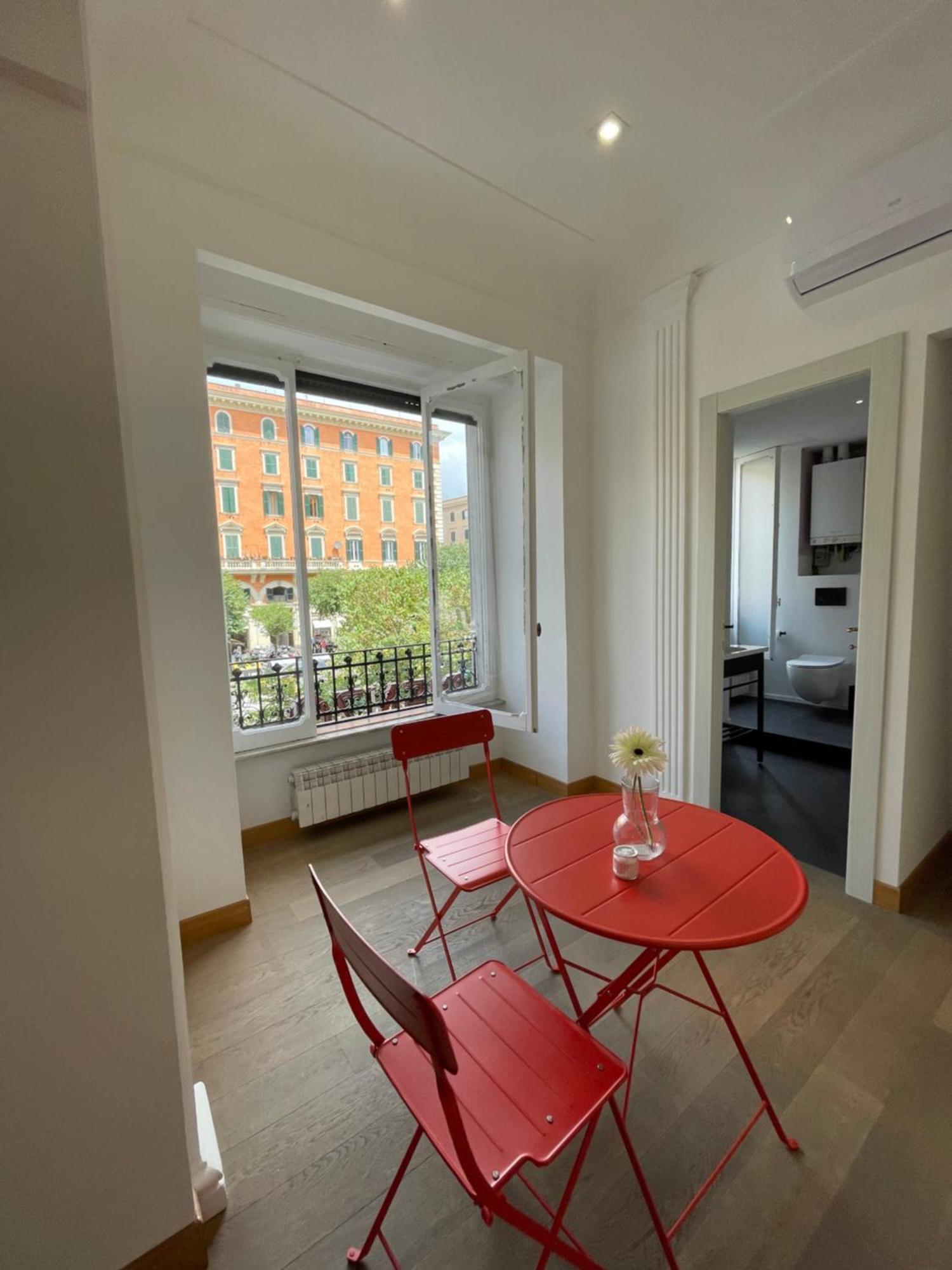 Giulia Mesa Apartment Rome