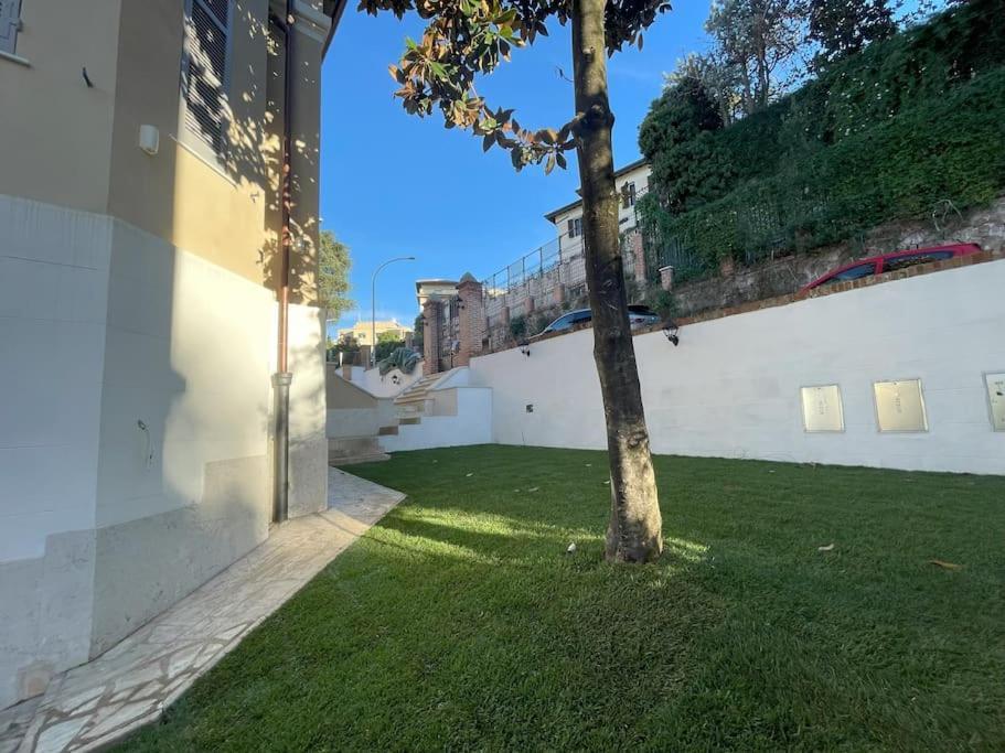 Lina - Sky Earth Liberty - 5 Min From Tube * Rome